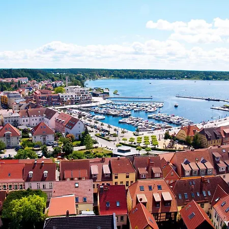 Moewe - In Der Hafenresidenz Mit Balkon & Wellness